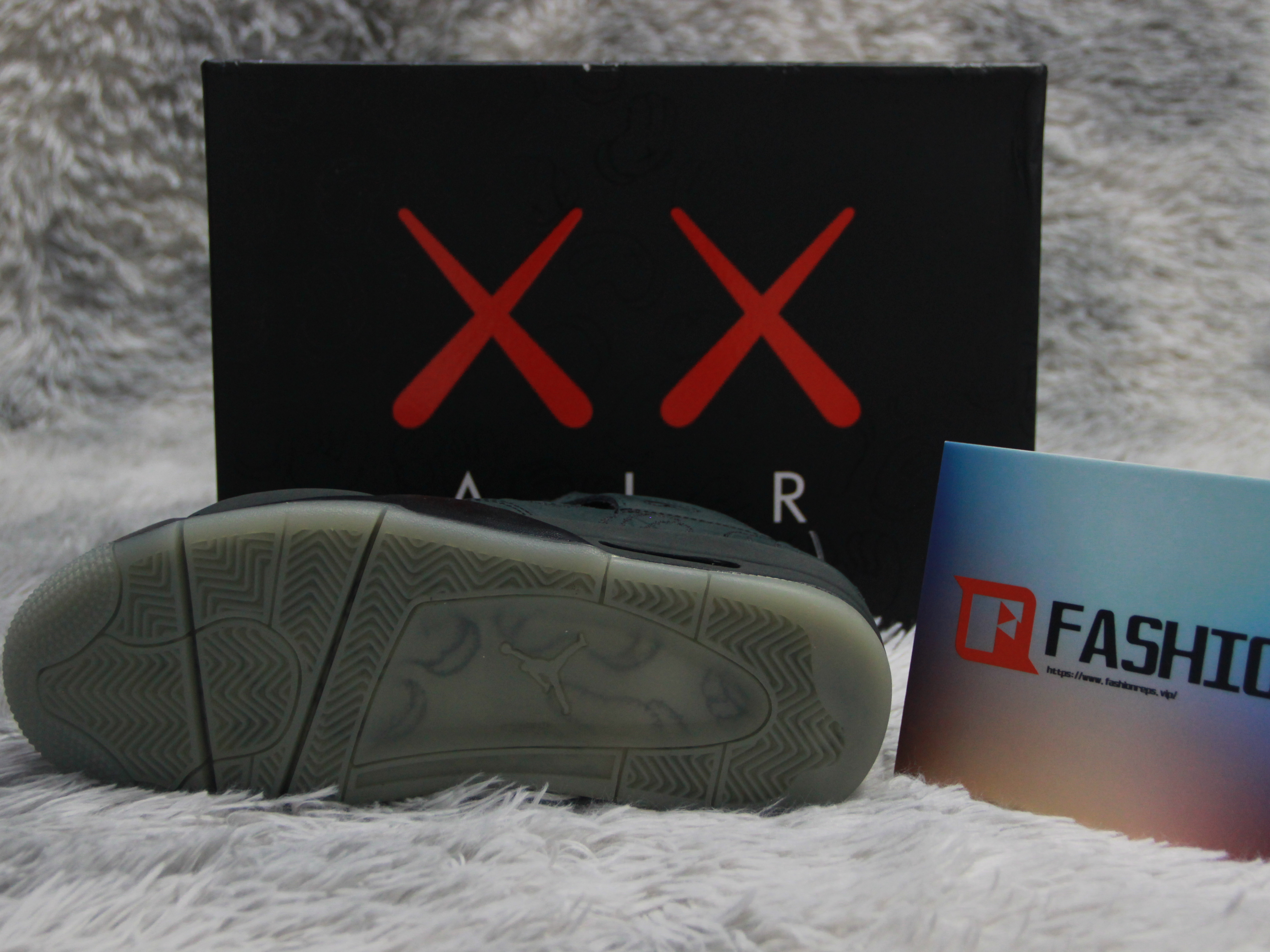 Air Jordan 4 Retro KAWS Black 930155-001