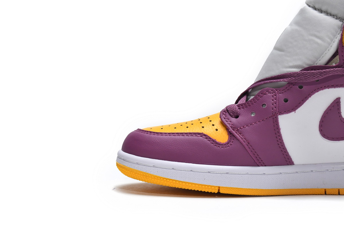 Air Jordan 1 High OG “Brotherhood”  555088-706