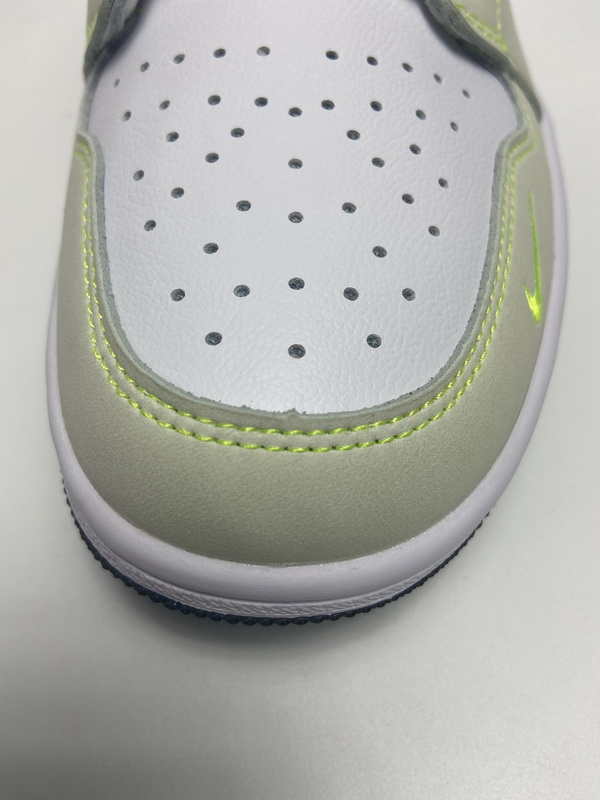 Air Jordan 1 Low OG Ghost Green  DM7837-103