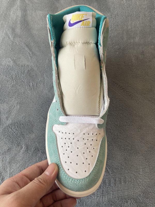 Air Jordan 1 High OG Turbo Green   555088-311