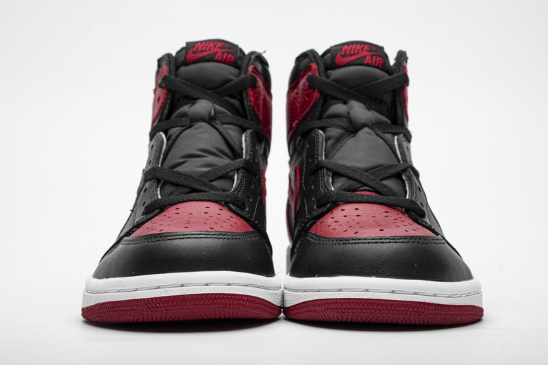 Air Jordan 1 High “Banned” 555088-001