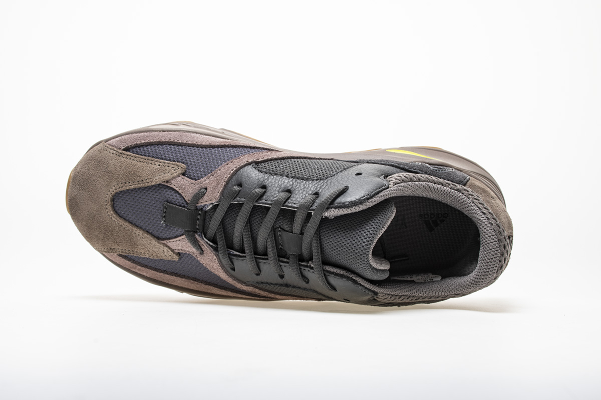 Yeezy Boost 700 “Mauve” EE9614
