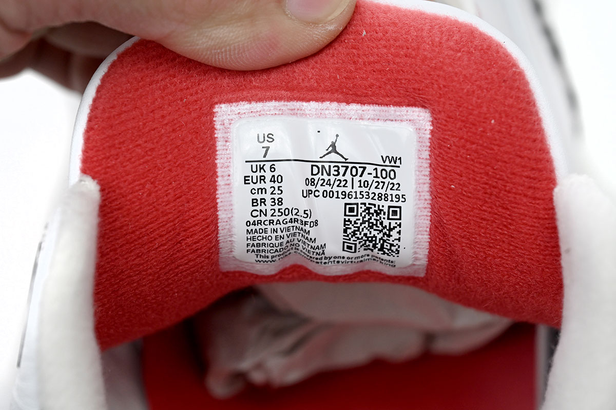 Air Jordan 3 “White Cement Reimagined”  DN3707-100