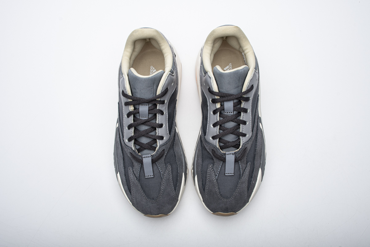 DG  Yeezy Boost 700“Magnet”FV9922