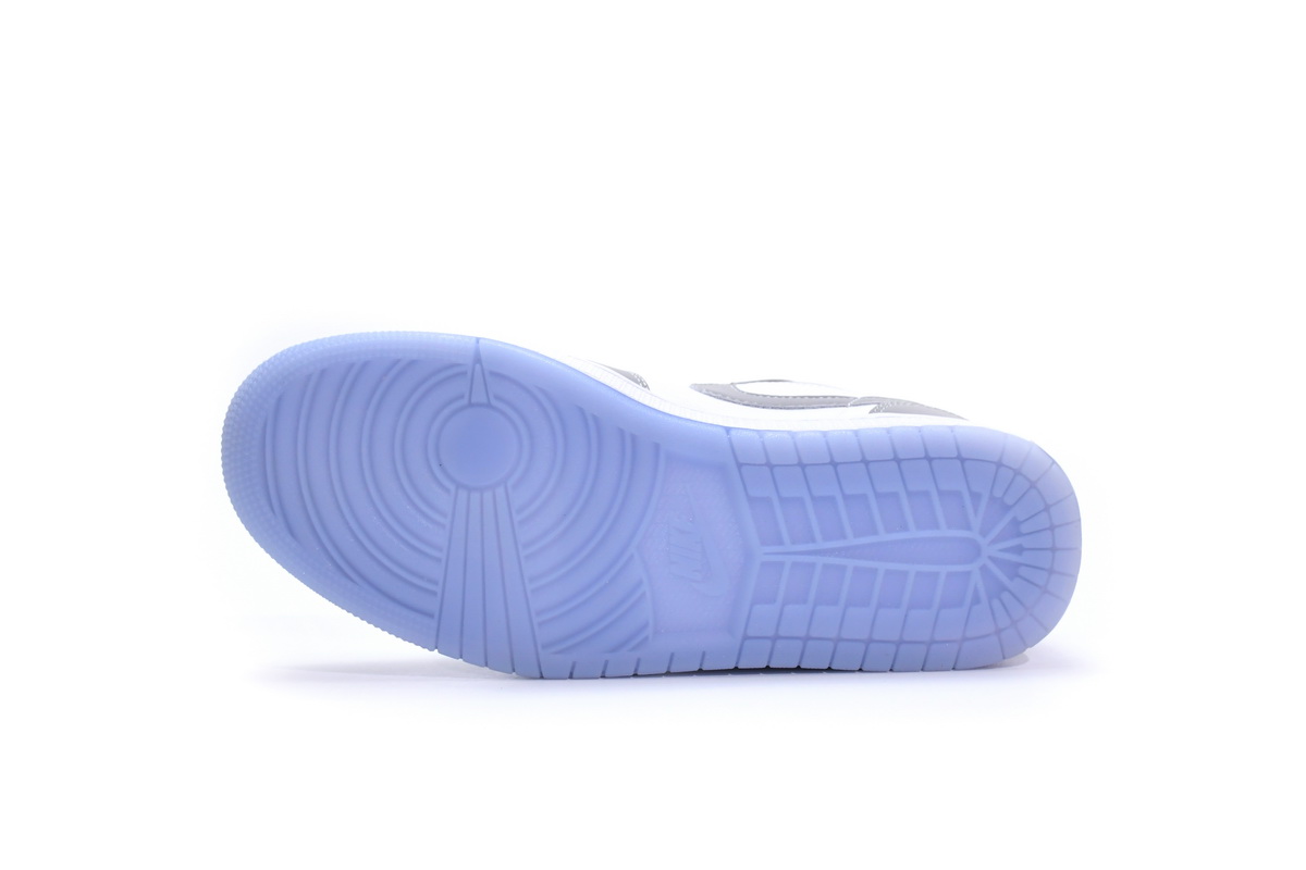 Air Jordan 1 Low Wolf Grey  DC0774-105