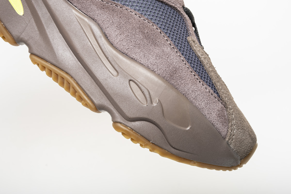 Yeezy Boost 700 “Mauve” EE9614