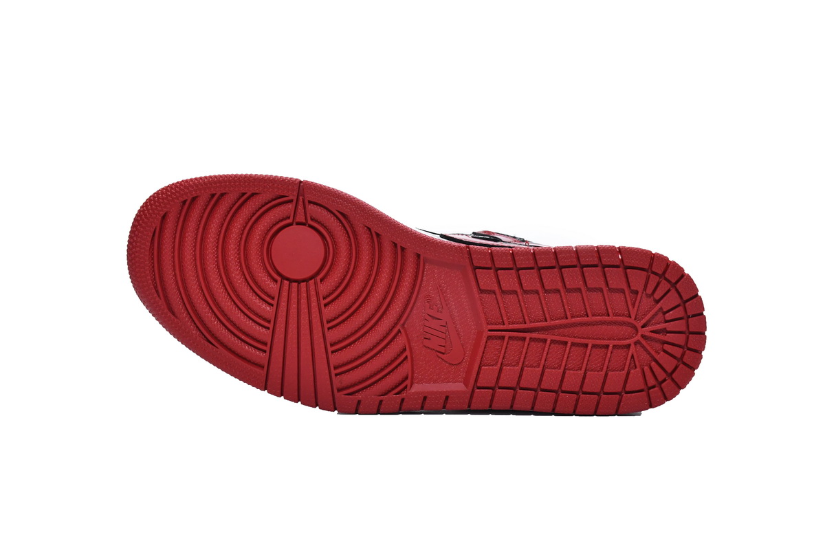 Air Jordan 1 High “Banned”  Patent Leather isForbidden to Wear.  555088-063