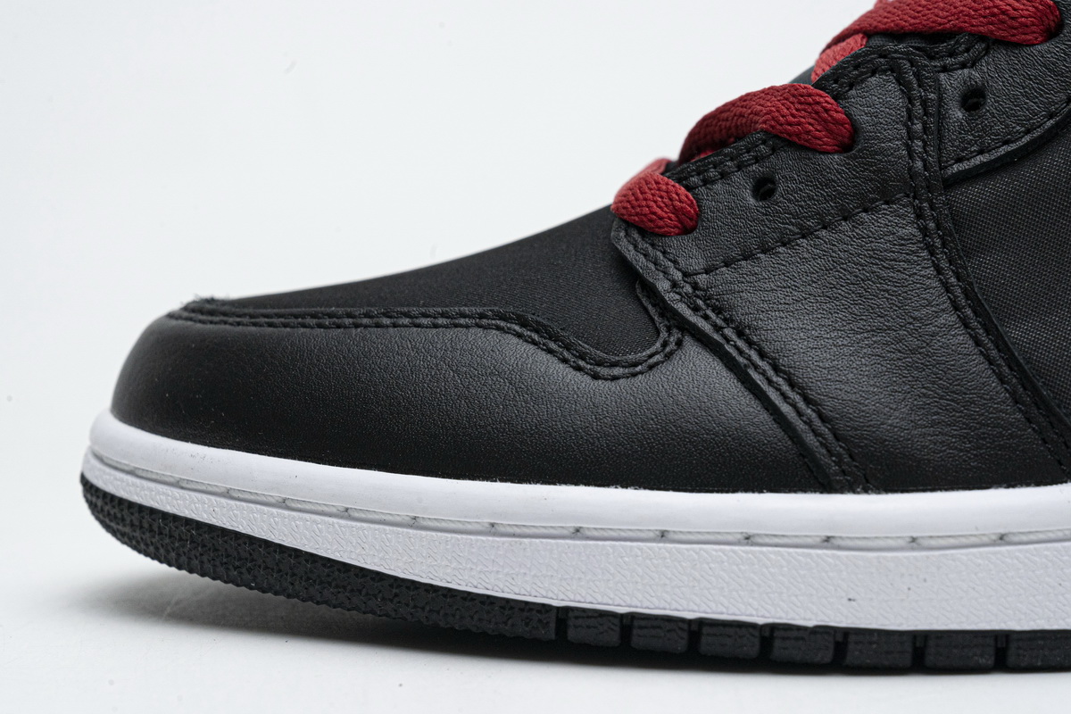 Air Jordan 1 Retro High OG “Black Satin Gym Red”   555088-060