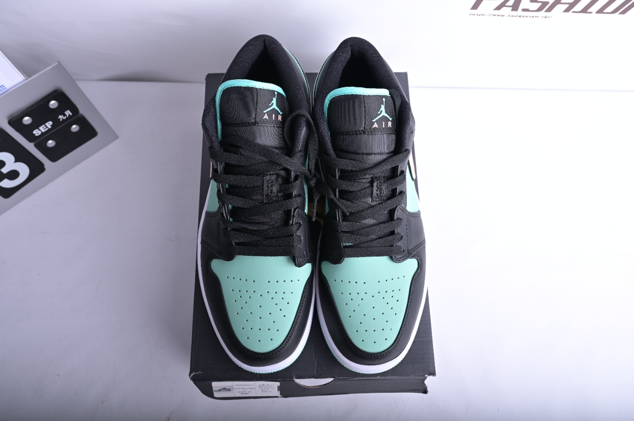 Air Jordan 1 Low SE Tropical Twist  CK3022-301