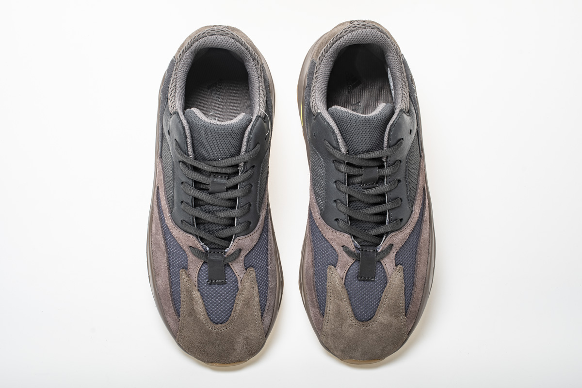 Yeezy Boost 700 “Mauve” EE9614