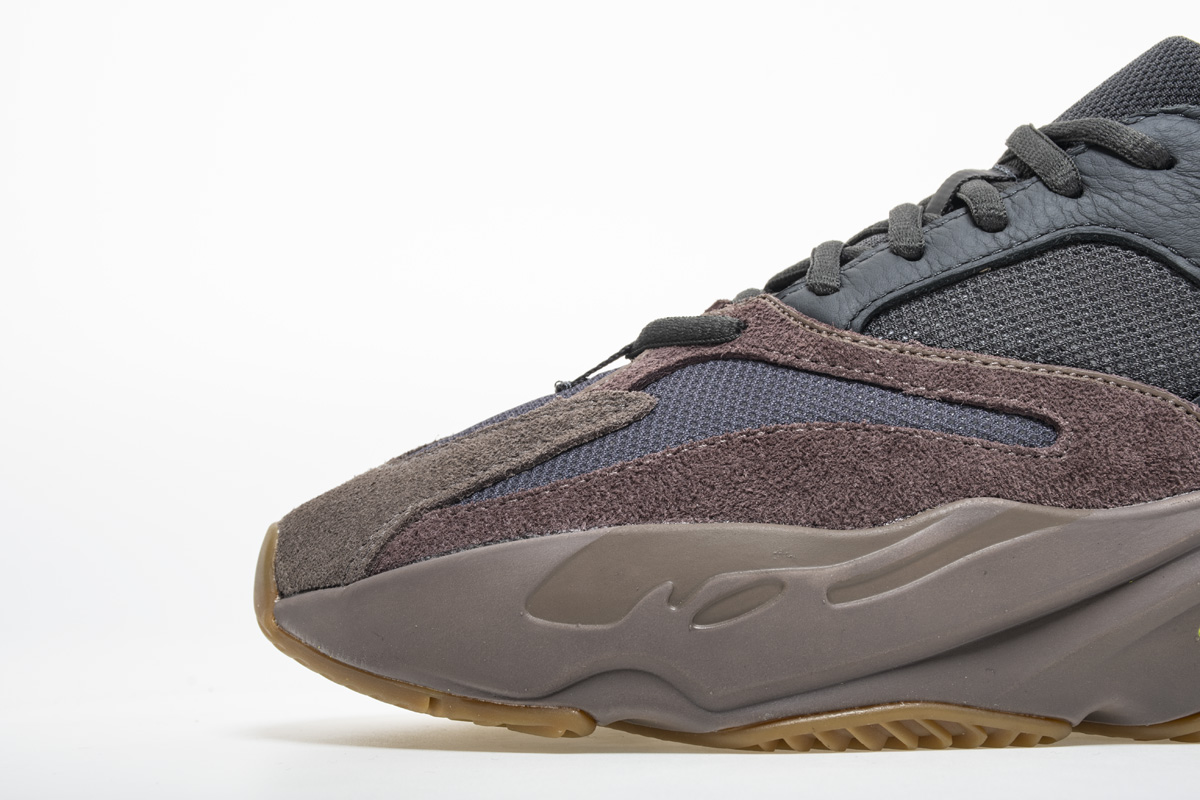 PK GOD  Yeezy Boost 700 “Mauve” EE9614