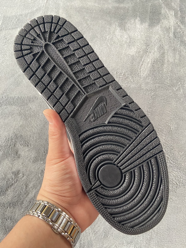 Air Jordan 1 Shadow 2.0 Black Light Smoke Grey 555088-035