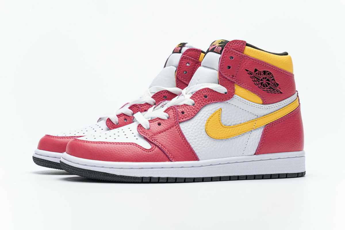 Air Jordan 1 High OG “Light Fusion Red”   555088-603