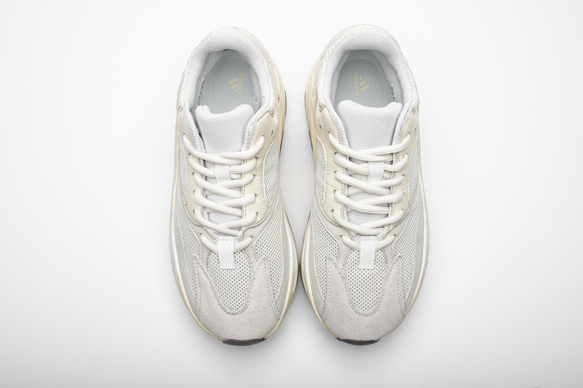 Yeezy Boost 700“Analog” EG7596