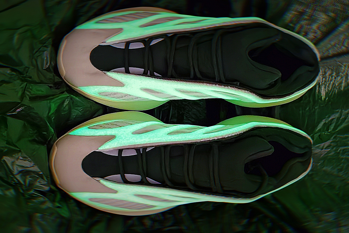 adidas Yeezy 700 V3 “Azael”Basf Boost FW4980