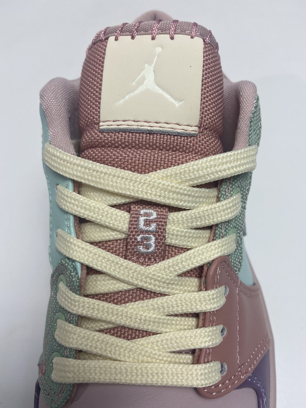 Air Jordan 1 Low SE Champagne  DJ5196-615
