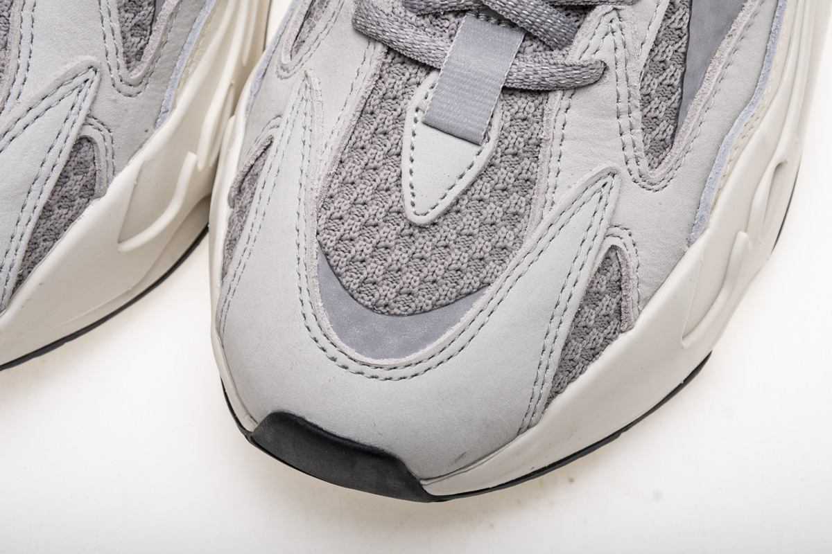 DG  Yeezy Boost 700 V2 “Static” EF2829