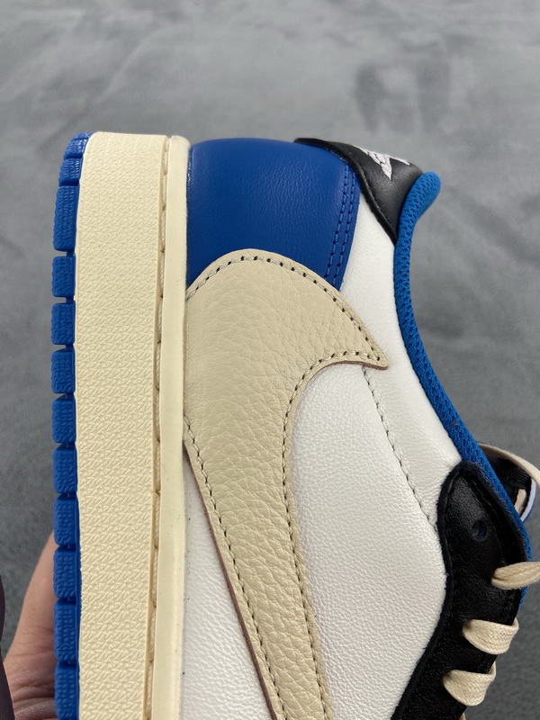 XP Travis Scott x Fragment Design x Air Jordan 1 Low  DM7866-140