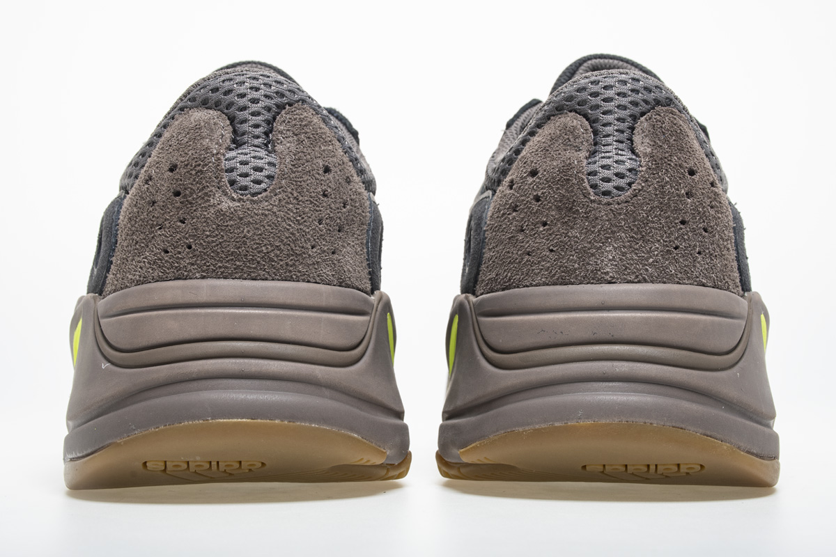 PK GOD  Yeezy Boost 700 “Mauve” EE9614
