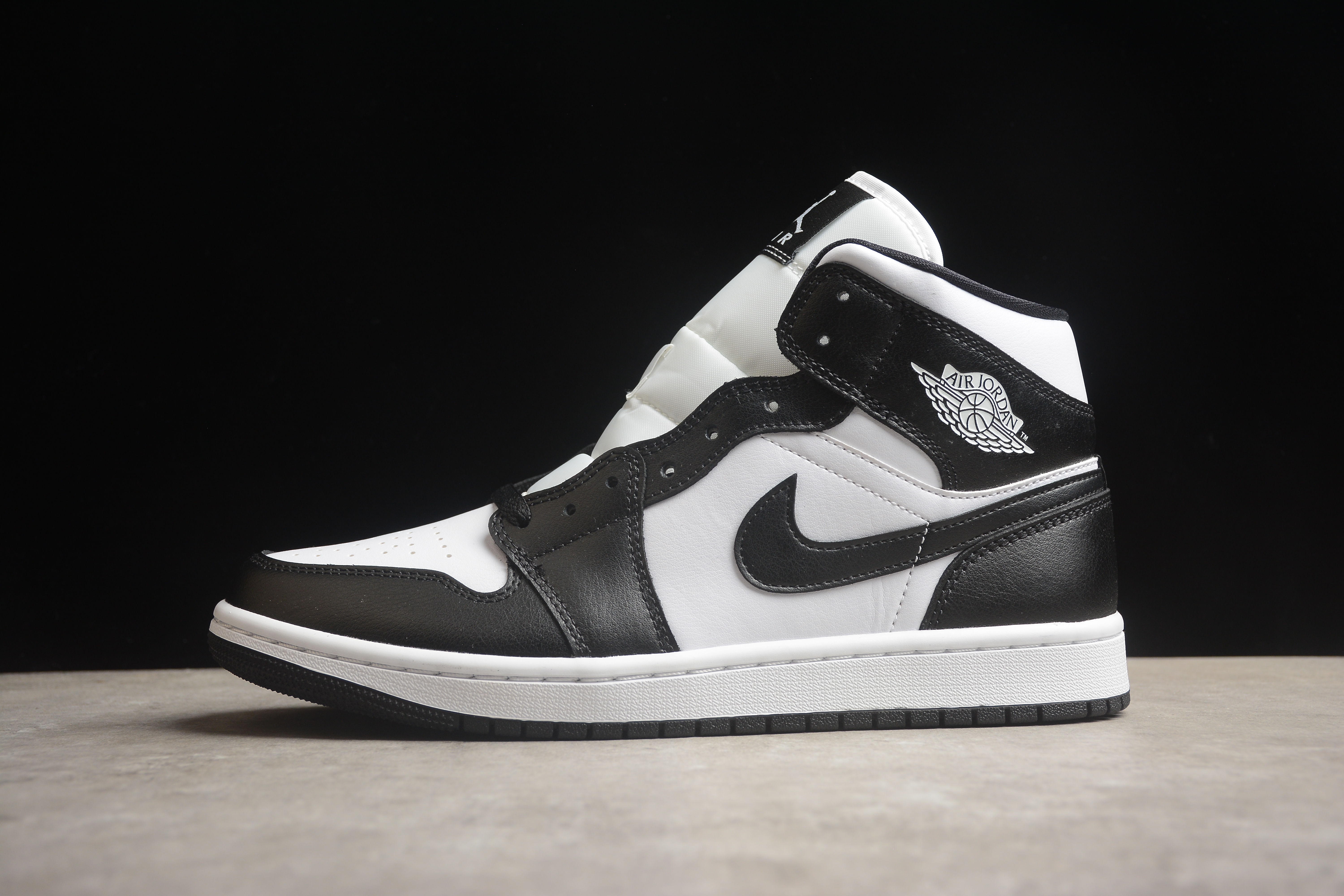 Jordan 1 Mid DV0991 101