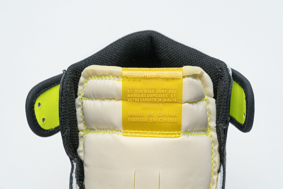 Air Jordan 1 Retro High OG  Volt Gold   555088-118