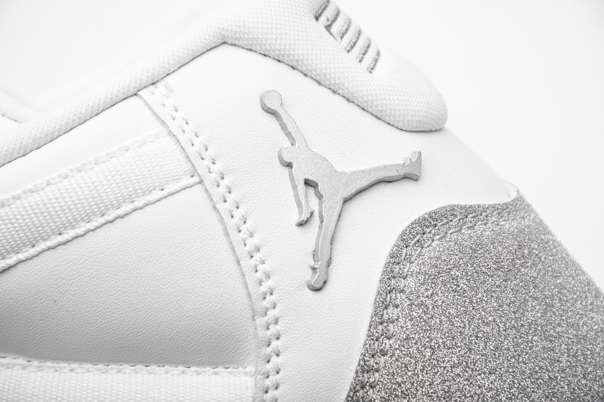 WMNS Air Jordan 11 Retro White Metallic Silver AR0715-100