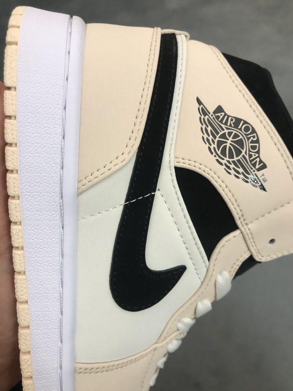 Air Jordan 1 Mid Barely Orange BQ6472-800