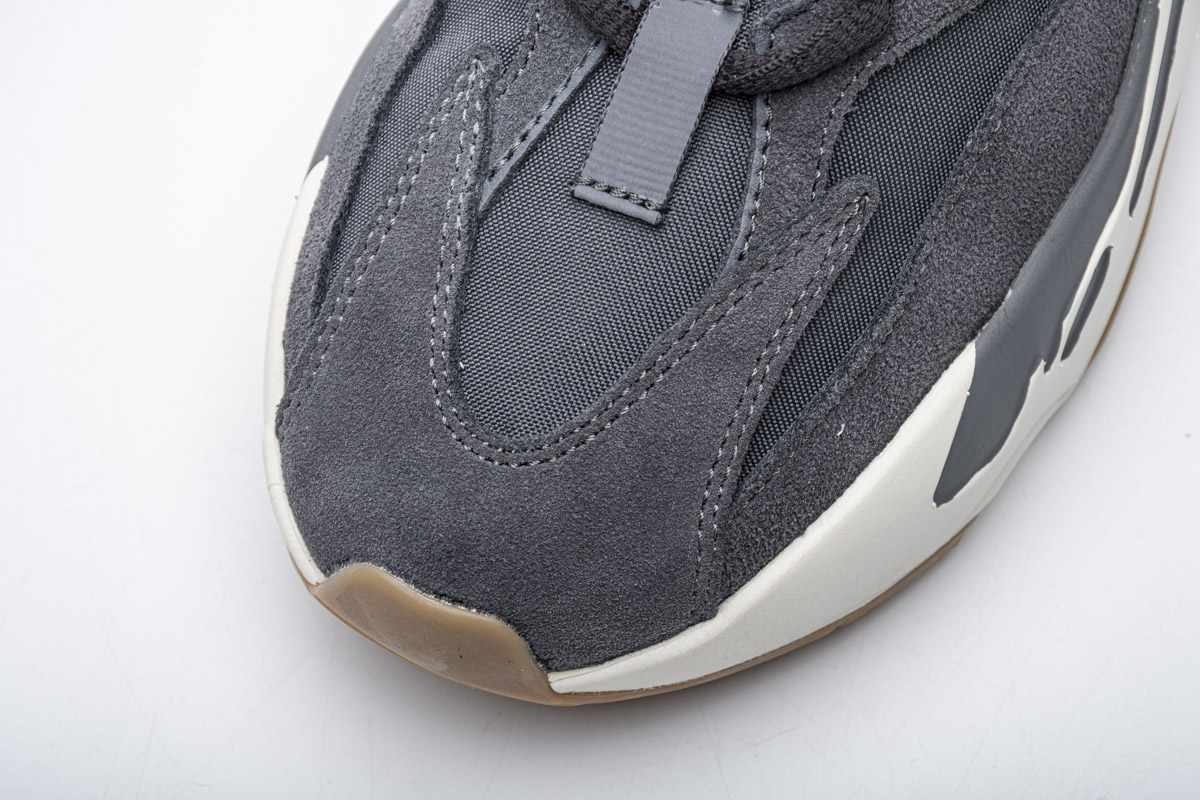 DG  Yeezy Boost 700“Magnet”FV9922
