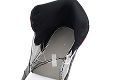 Air Jordan 1 High OG “Black Toe”555088-125