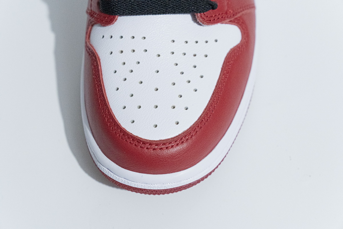 H12  Air Jordan 1 High OG Chicago 555088-101