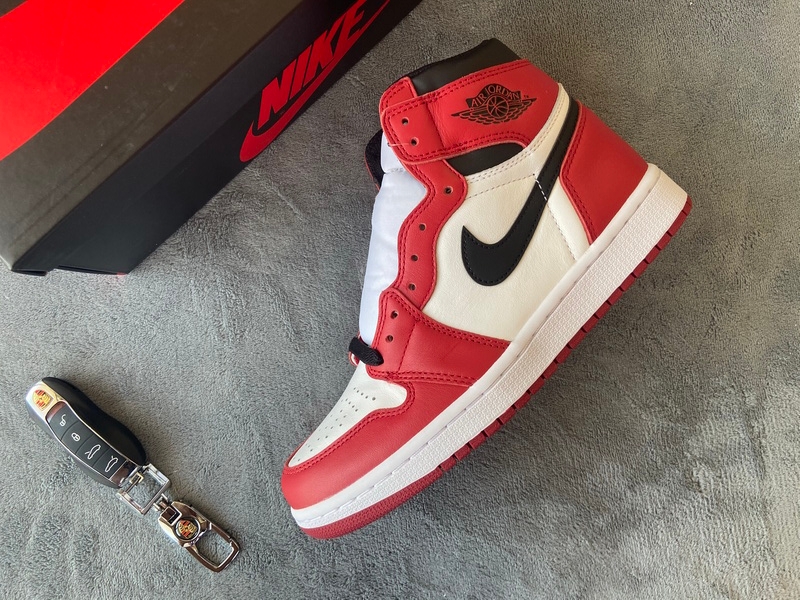 Air Jordan 1 High OG Chicago   555088-101