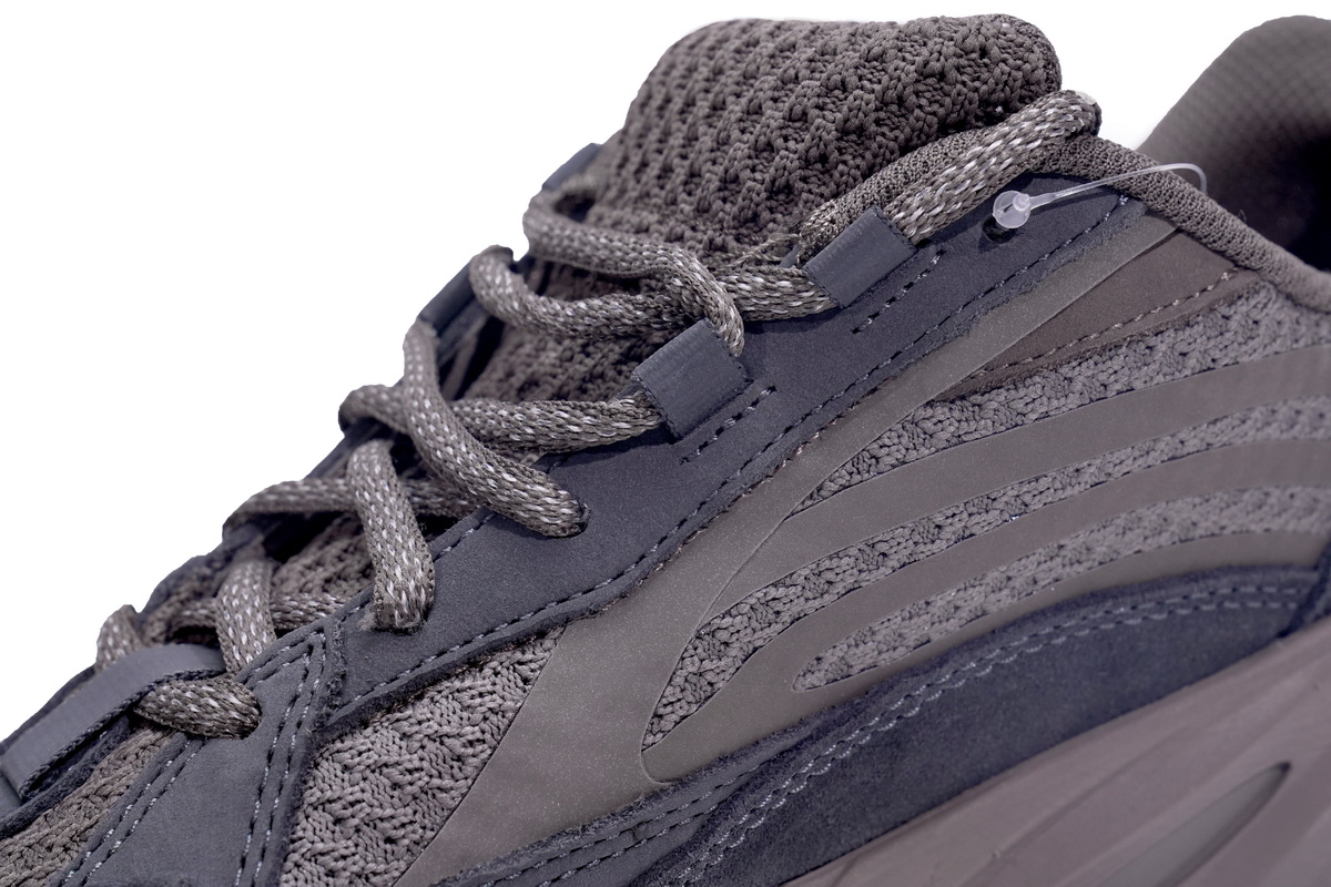 DG   adidas Yeezy Boost 700 V2 Enflame Amber Mauve  GZ0724