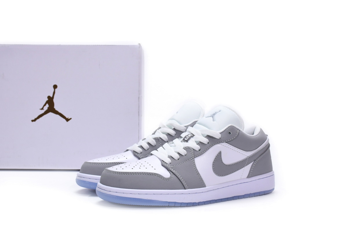 Air Jordan 1 Low Wolf Grey  DC0774-105