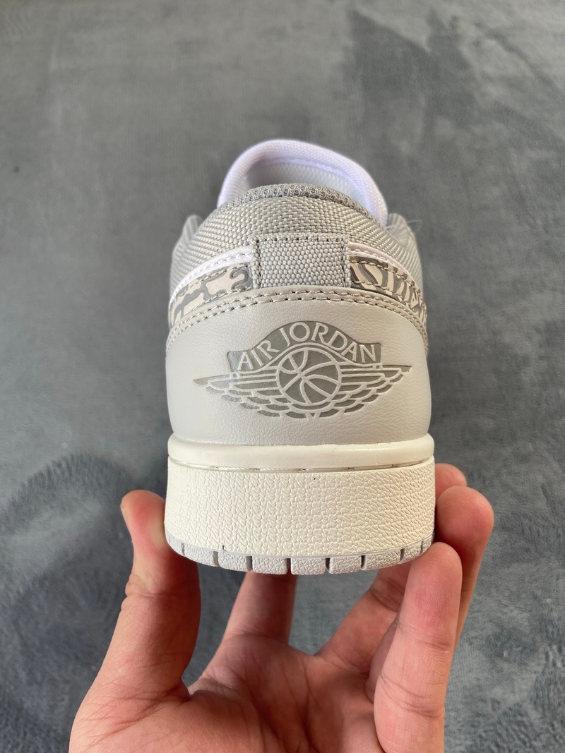 Air Jordan 1 Low PRM Elephant Print  DH4269-100