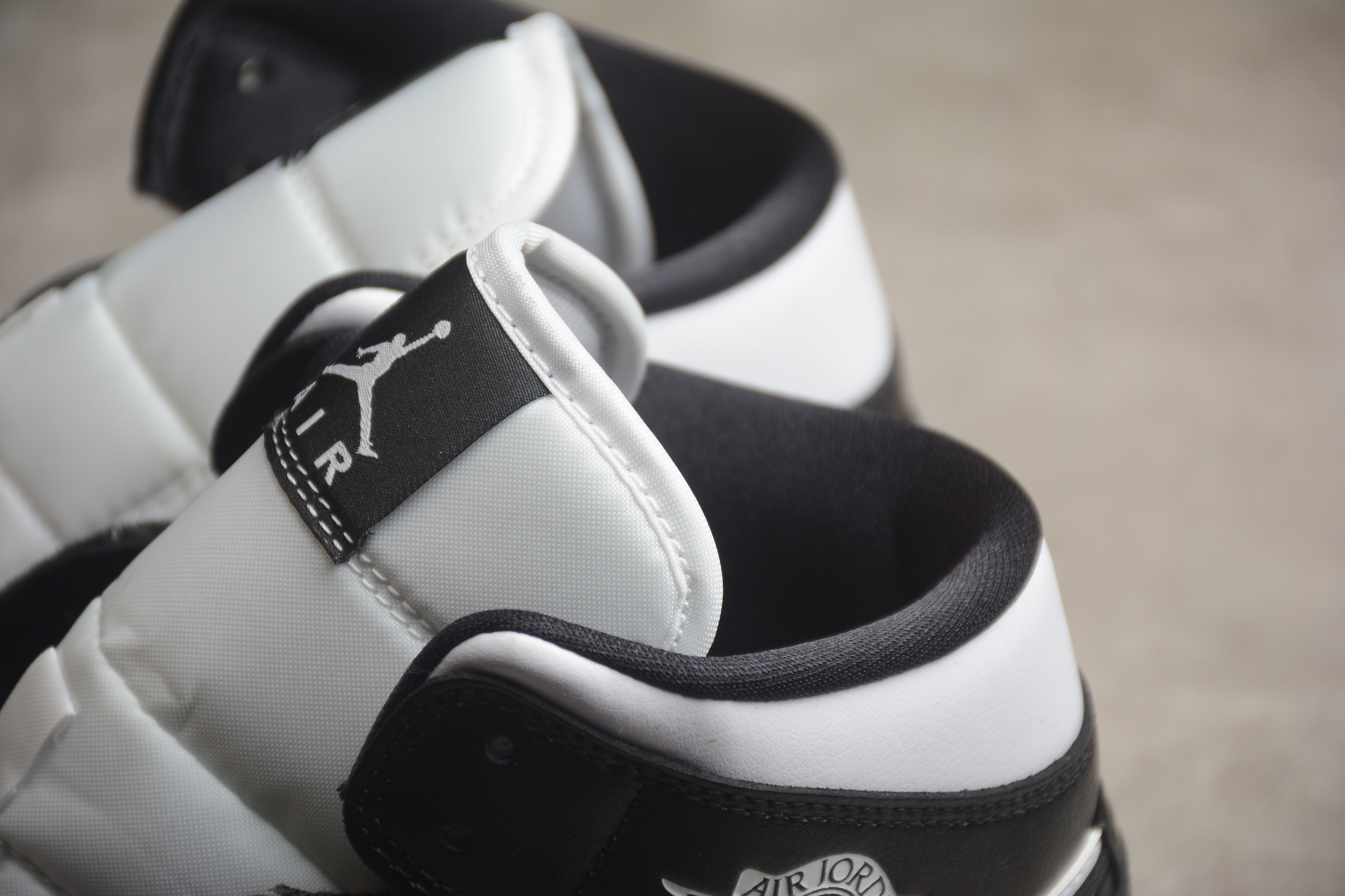 Jordan 1 Mid DV0991 101