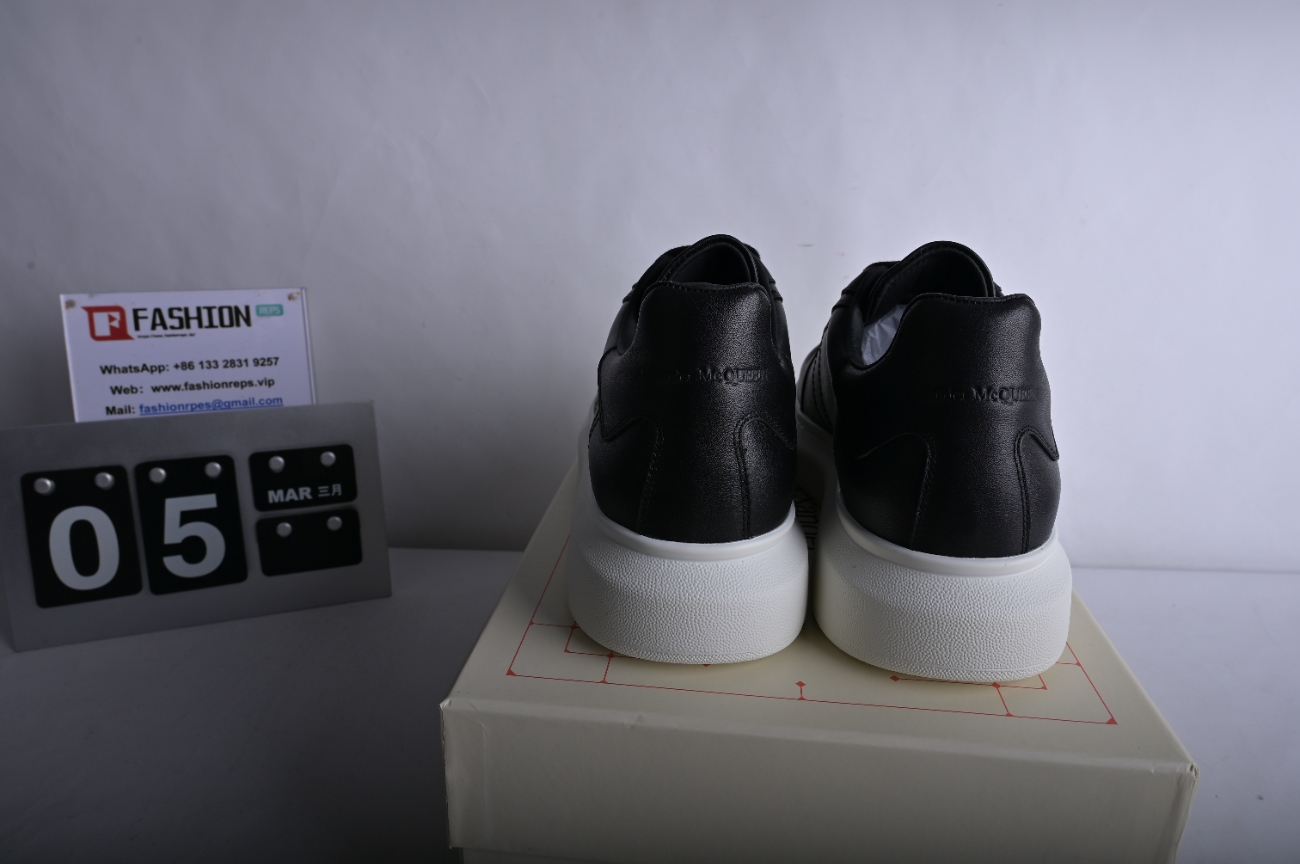 Alexander McQueen Sneaker Black and White