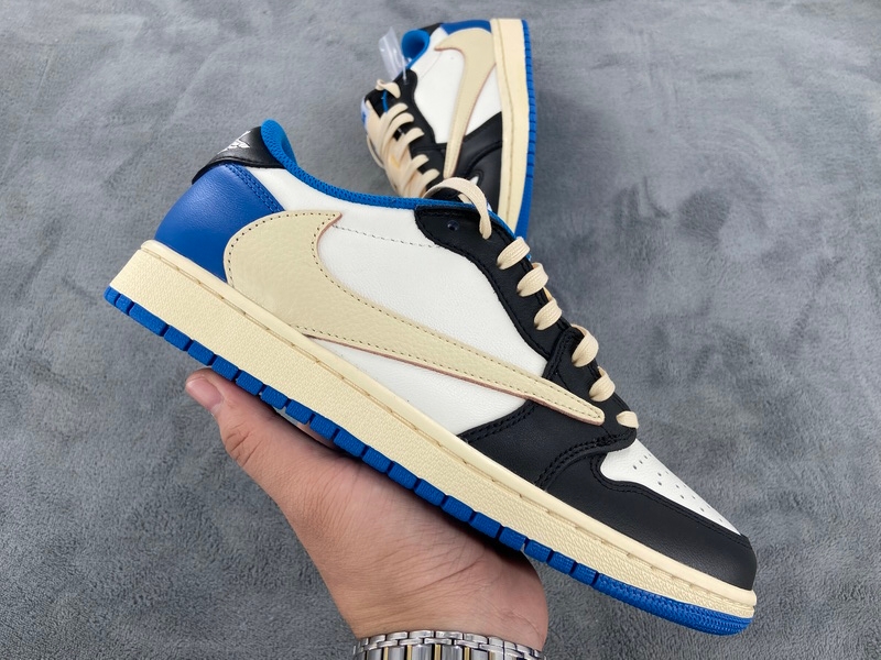 XP Travis Scott x Fragment Design x Air Jordan 1 Low  DM7866-140