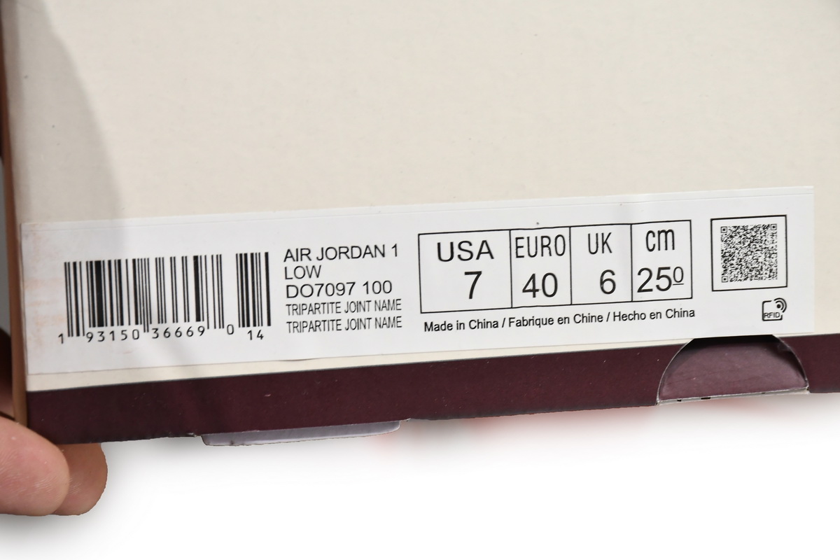 Air Jordan 1 High OG Sail and Burgundy Crush  DO7097-100