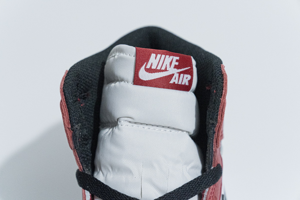 H12  Air Jordan 1 High OG Chicago 555088-101