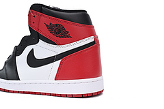Air Jordan 1 High OG “Black Toe”555088-125