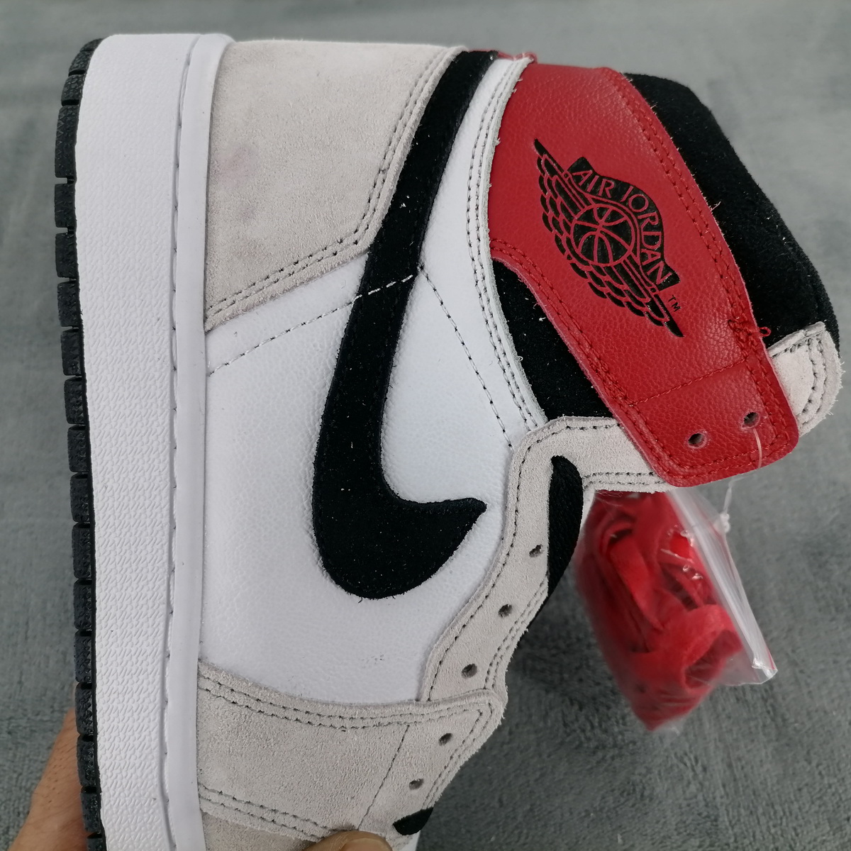 Air Jordan 1 High Smoke Grey Red 555088-126