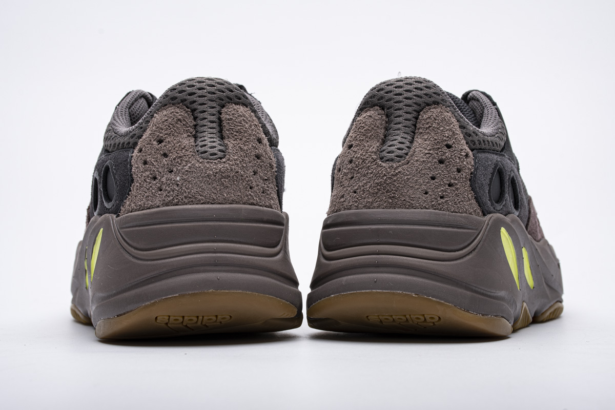 DG  Yeezy Boost 700“Mauve” EE9614