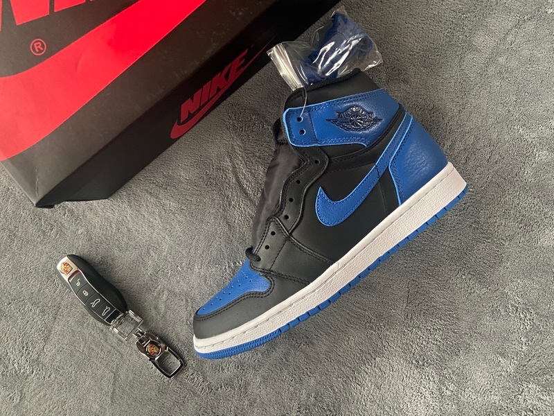 Air Jordan 1 Retro Royal 555088-007