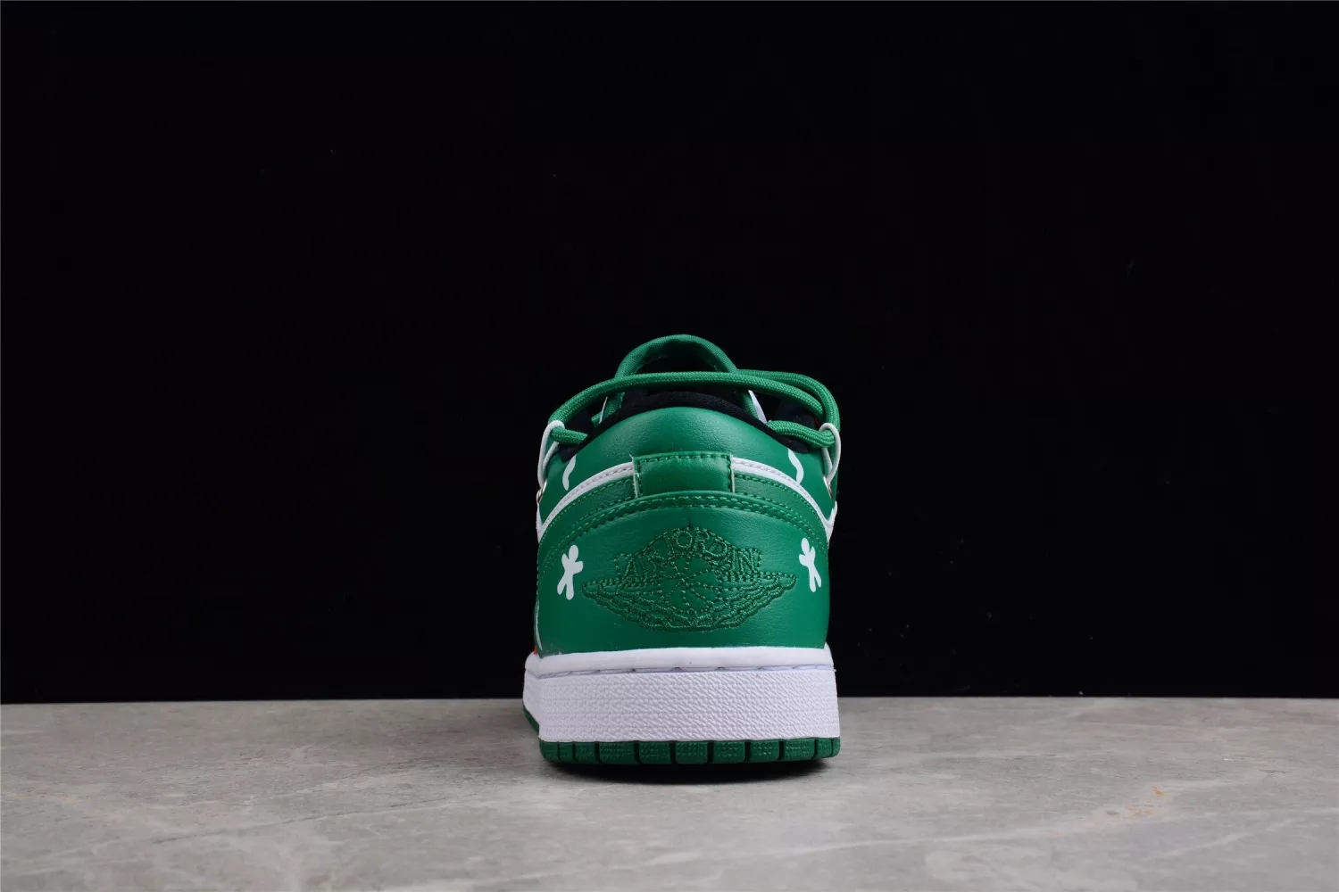 Air Jordan 1 Low “Christmas” 553558-129