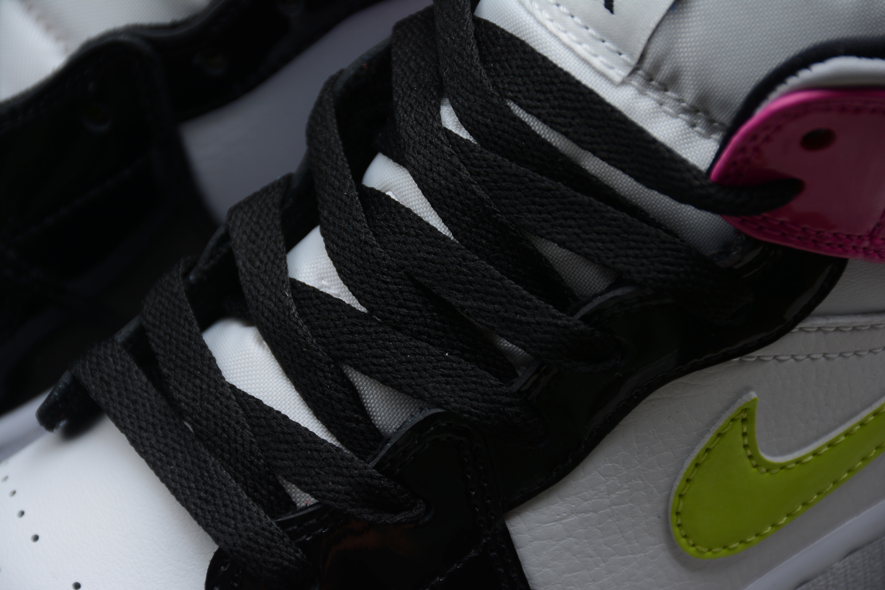 Air Jordan 1 Mid   CZ9835-100