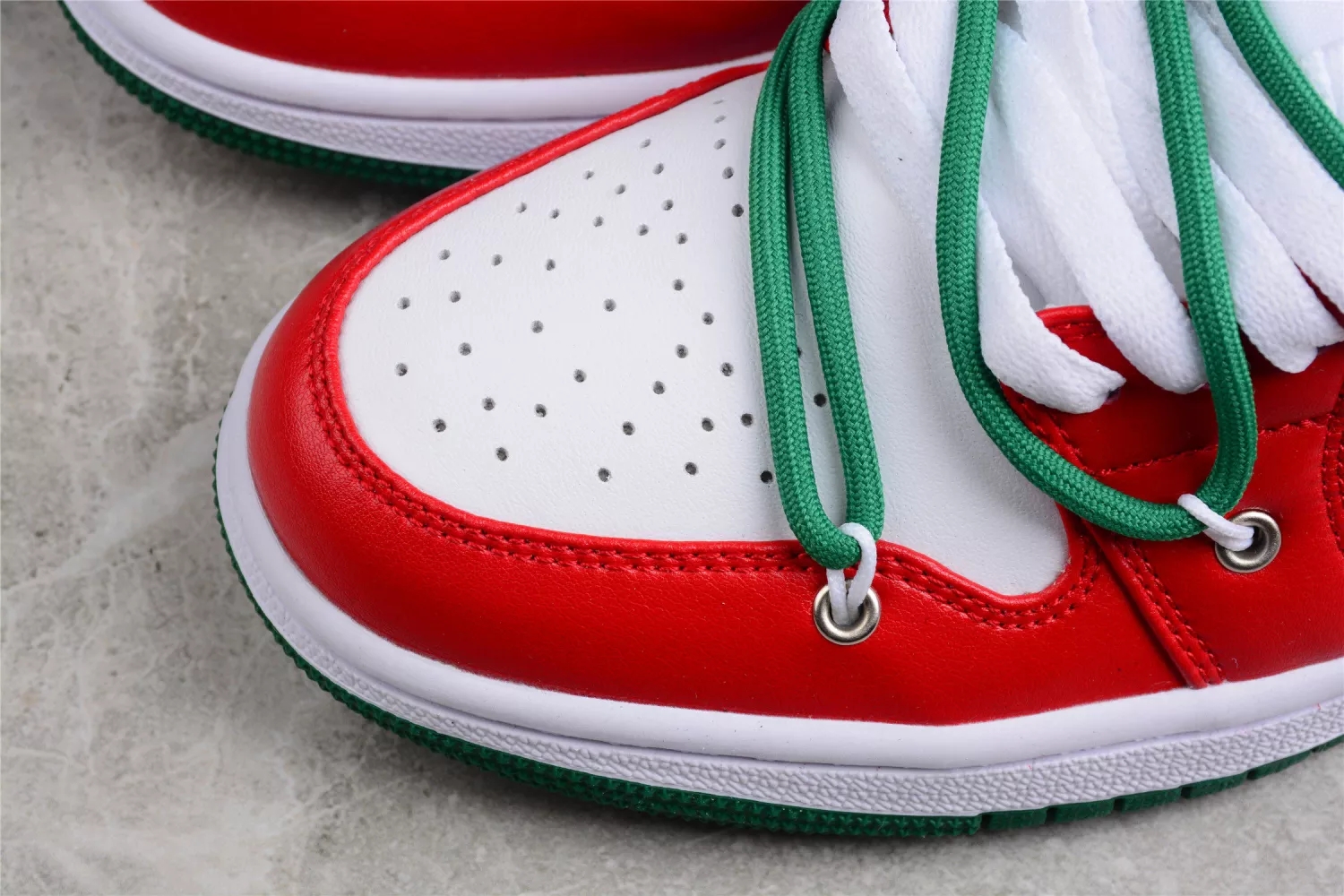 Air Jordan 1 Low “Christmas” 553558-129