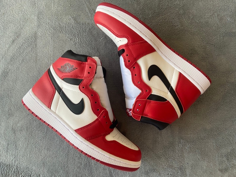 Air Jordan 1 High OG Chicago   555088-101