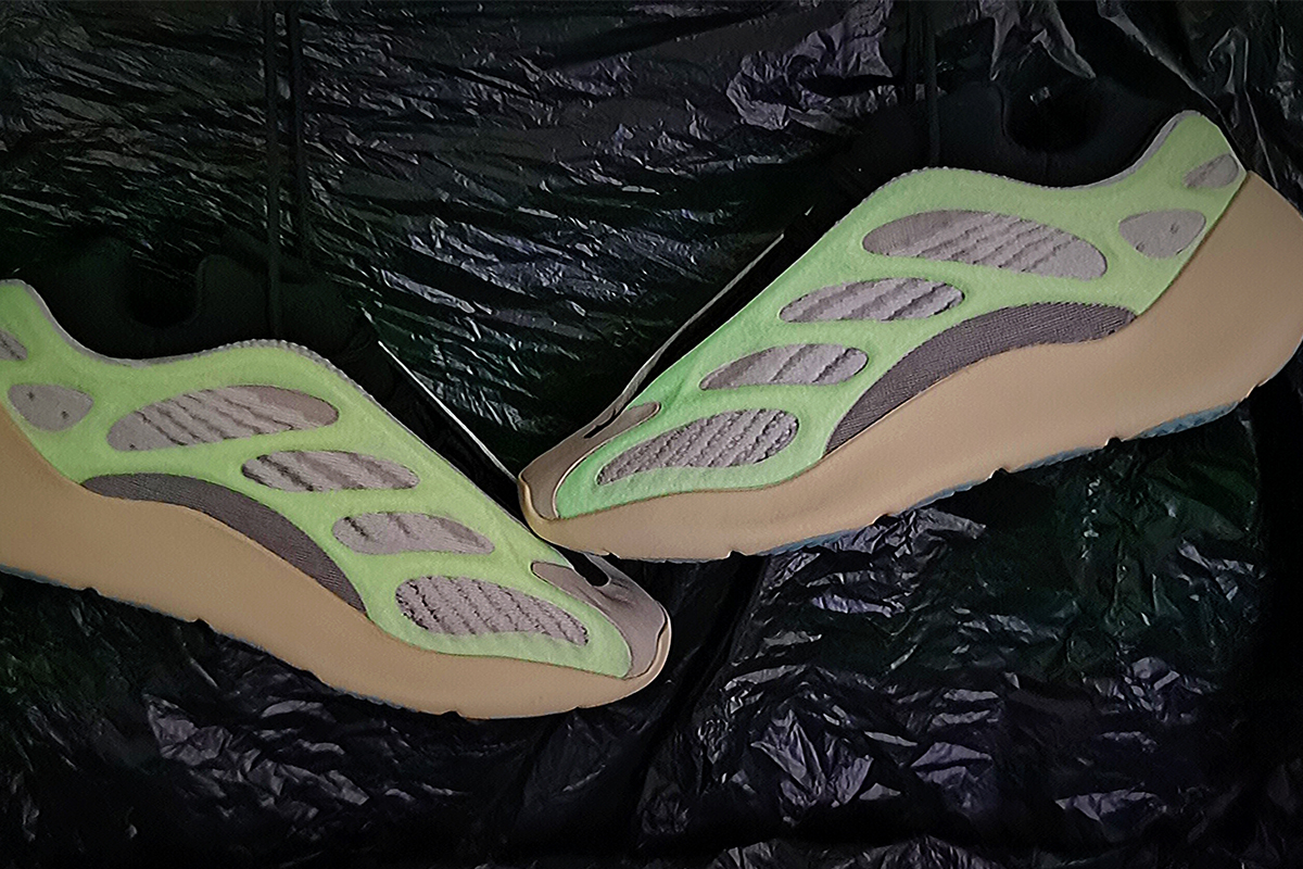 adidas Yeezy 700 V3 “Azael”Basf Boost FW4980