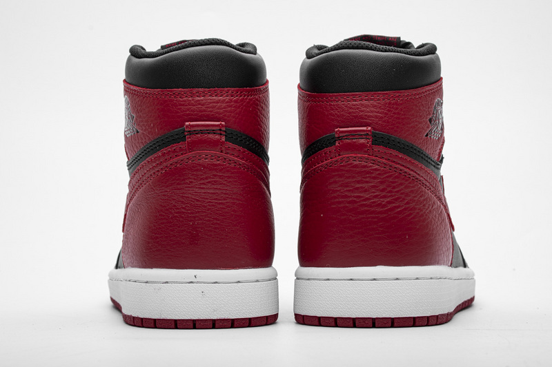 Air Jordan 1 High “Banned” 555088-001