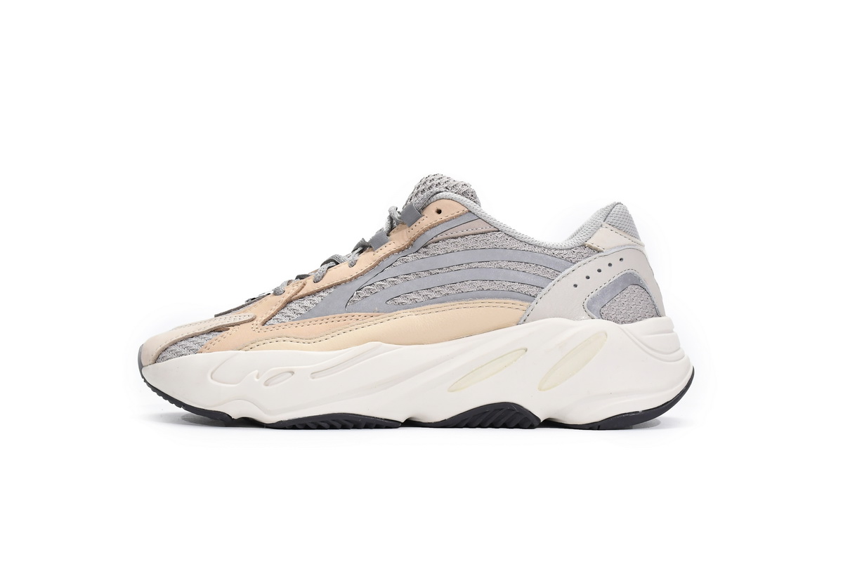 DG  adidas Yeezy Boost 700 V2 Cream   GY7924